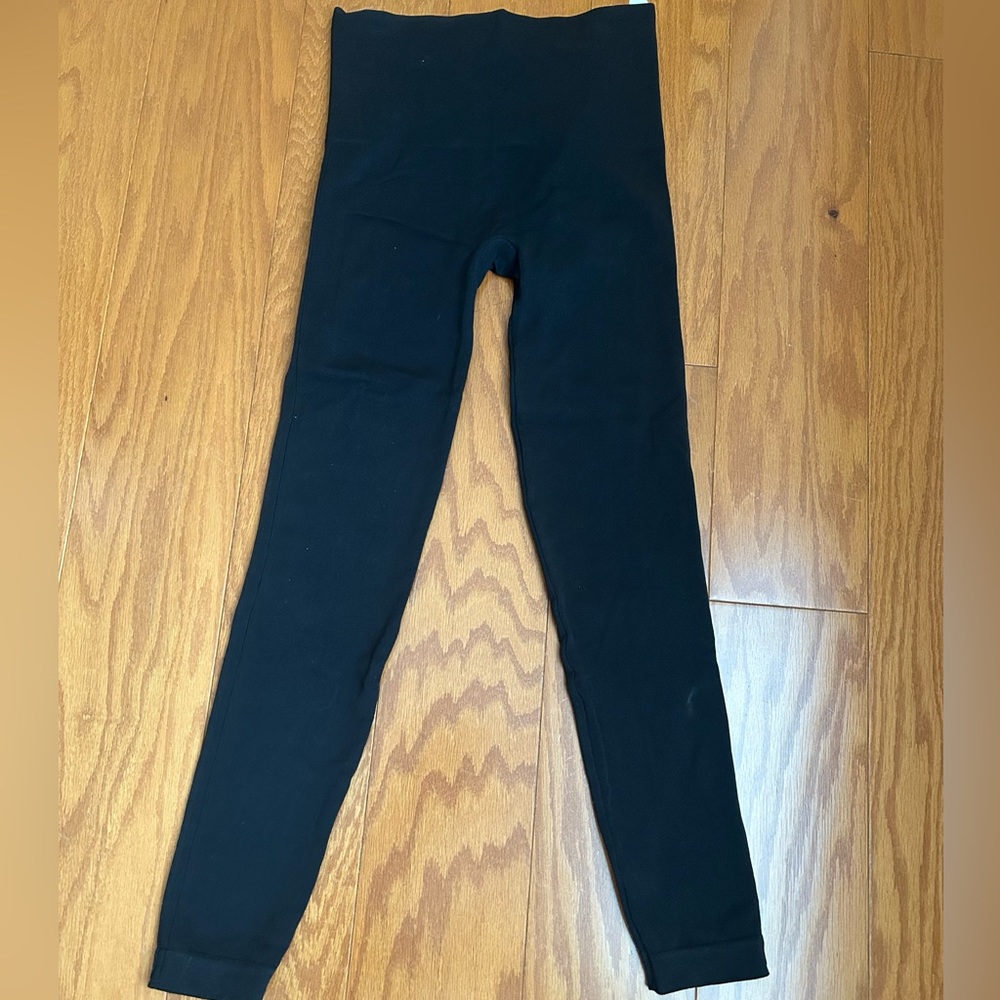 Spanx - Look at Me Now black seamless leggings size small petite- NWOT